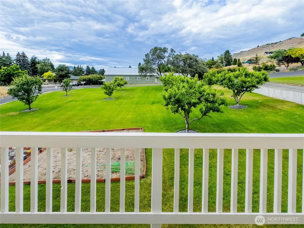 210 25th Street NE East Wenatchee WA 98802