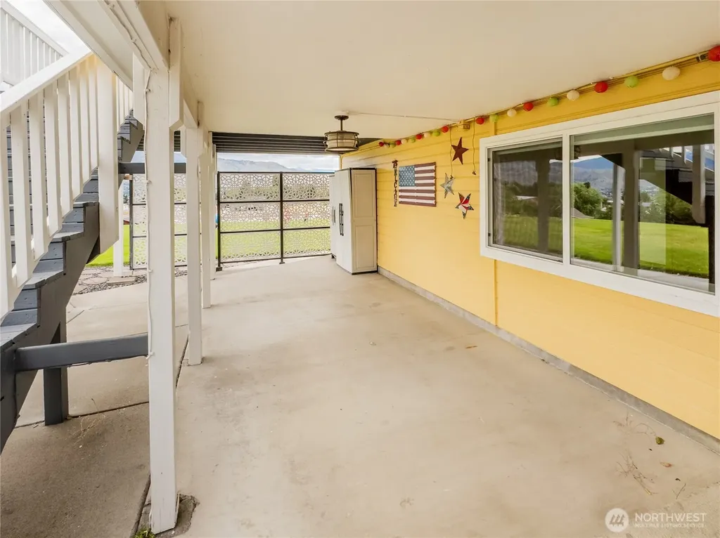 210 25th Street NE East Wenatchee WA 98802