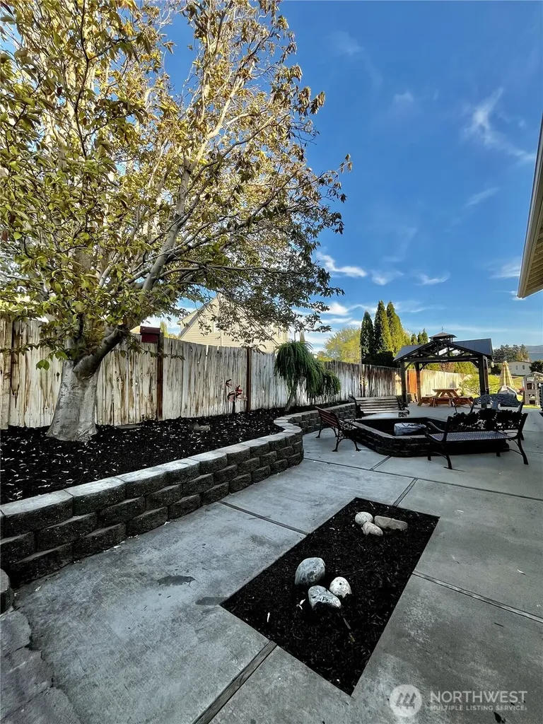 210 25th Street NE East Wenatchee WA 98802