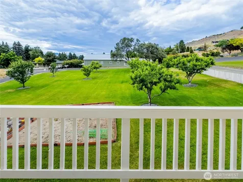 210 25th Street NE East Wenatchee WA 98802
