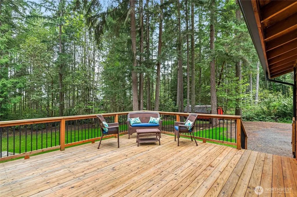 1989 NW Lucky Lane Silverdale WA 98383