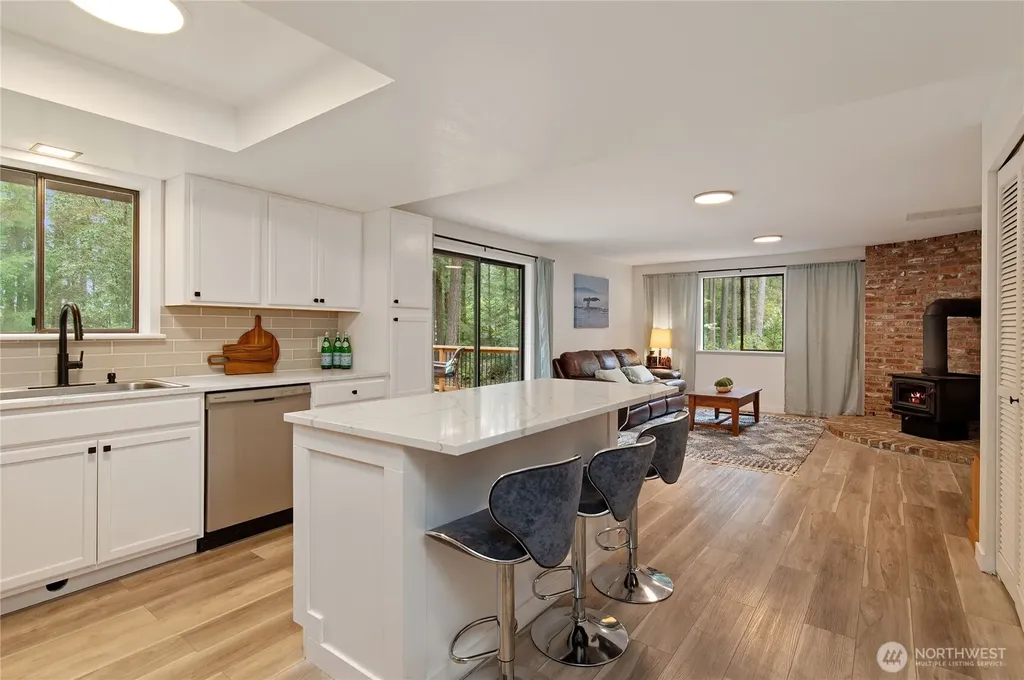 1989 NW Lucky Lane Silverdale WA 98383
