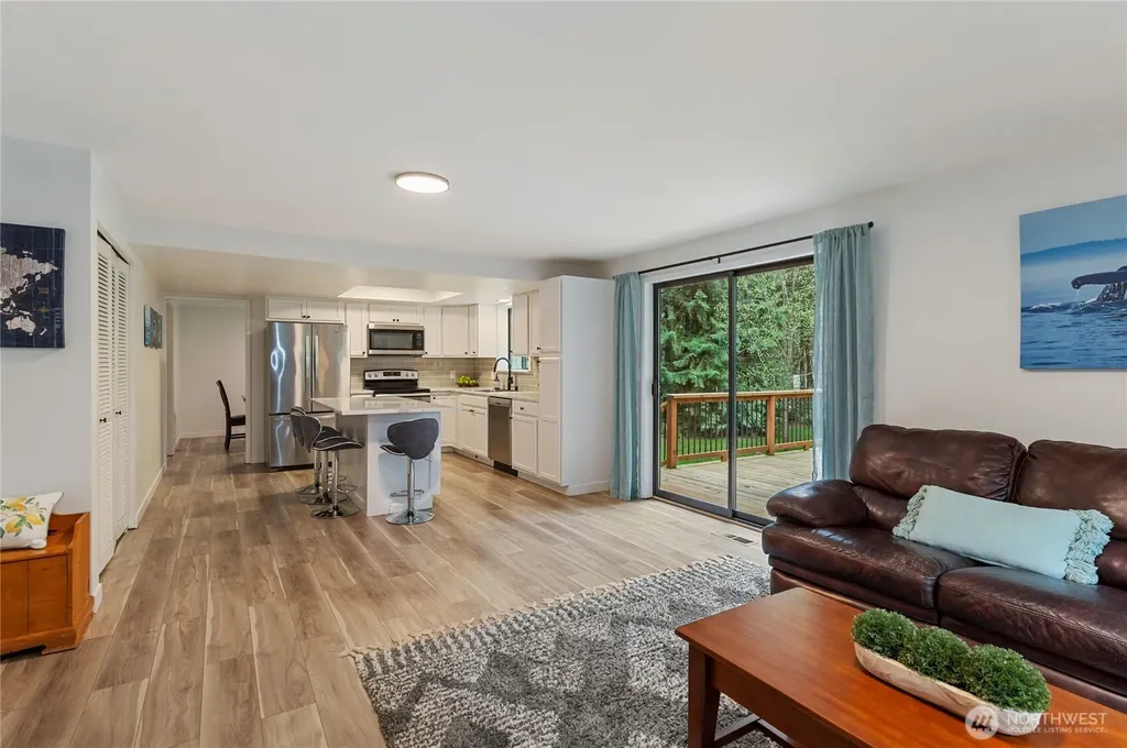 1989 NW Lucky Lane Silverdale WA 98383