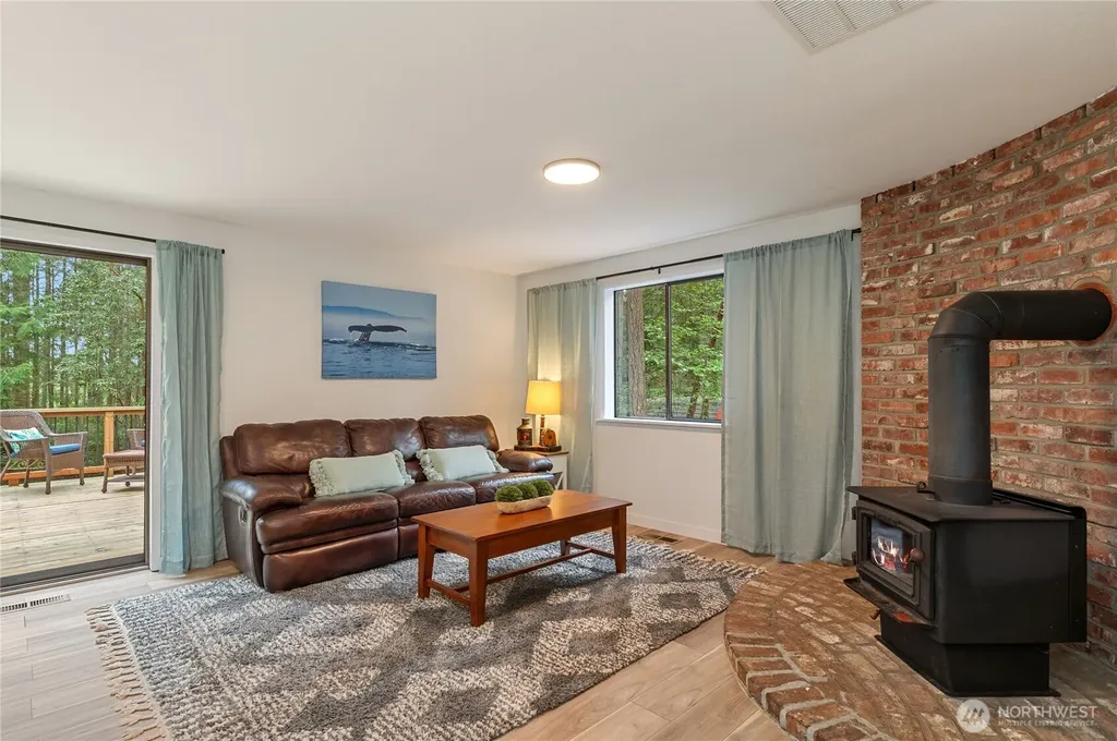 1989 NW Lucky Lane Silverdale WA 98383