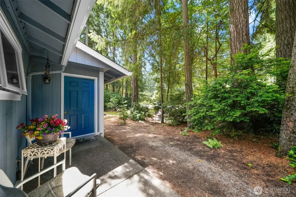 11222 Country Club Place Anderson Island WA 98303