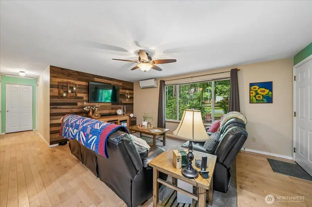 11222 Country Club Place Anderson Island WA 98303
