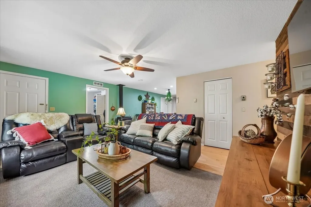 11222 Country Club Place Anderson Island WA 98303