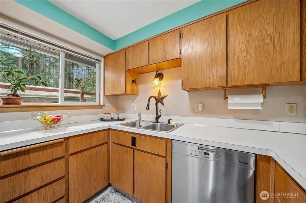 11222 Country Club Place Anderson Island WA 98303