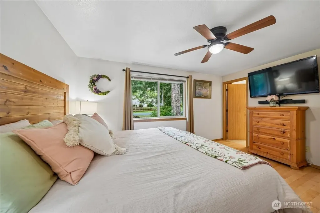 11222 Country Club Place Anderson Island WA 98303