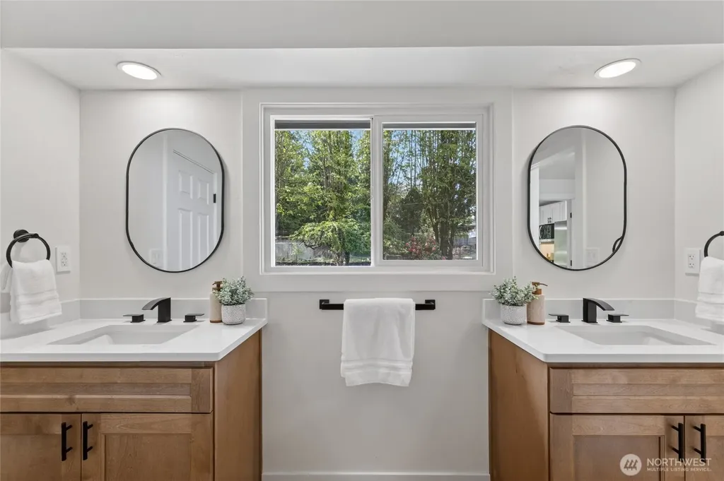 3002 Lakeway Drive Bellingham WA 98229