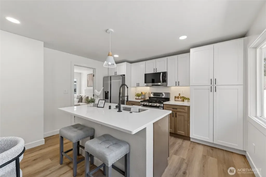 3002 Lakeway Drive Bellingham WA 98229