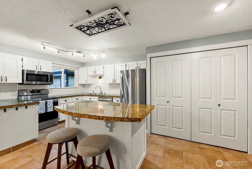 10710 Minterwood Drive NW Gig Harbor WA 98329