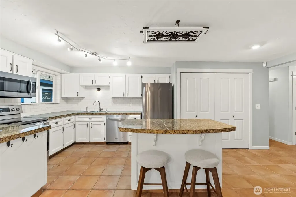 10710 Minterwood Drive NW Gig Harbor WA 98329