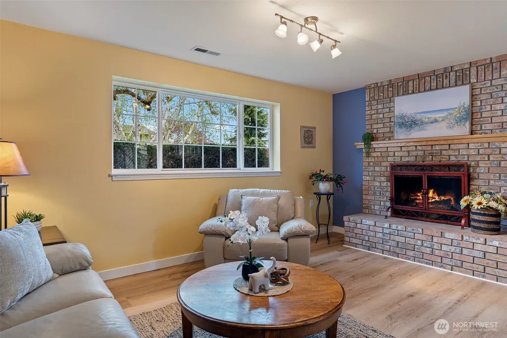 4611 76th Street SW Mukilteo WA 98275