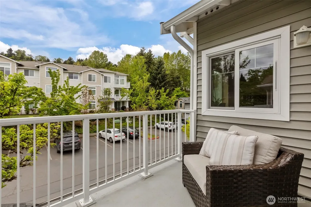 22022 42nd Avenue S Kent WA 98032