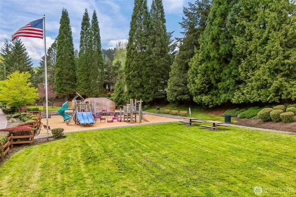 22022 42nd Avenue S Kent WA 98032