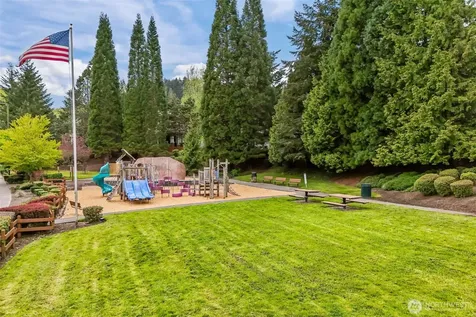 22022 42nd Avenue S Kent WA 98032