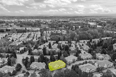 22022 42nd Avenue S Kent WA 98032