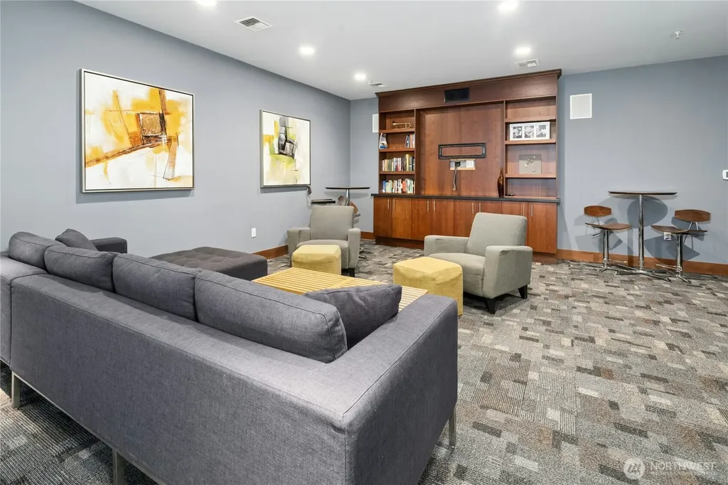 4547 8th Avenue NE Seattle WA 98105