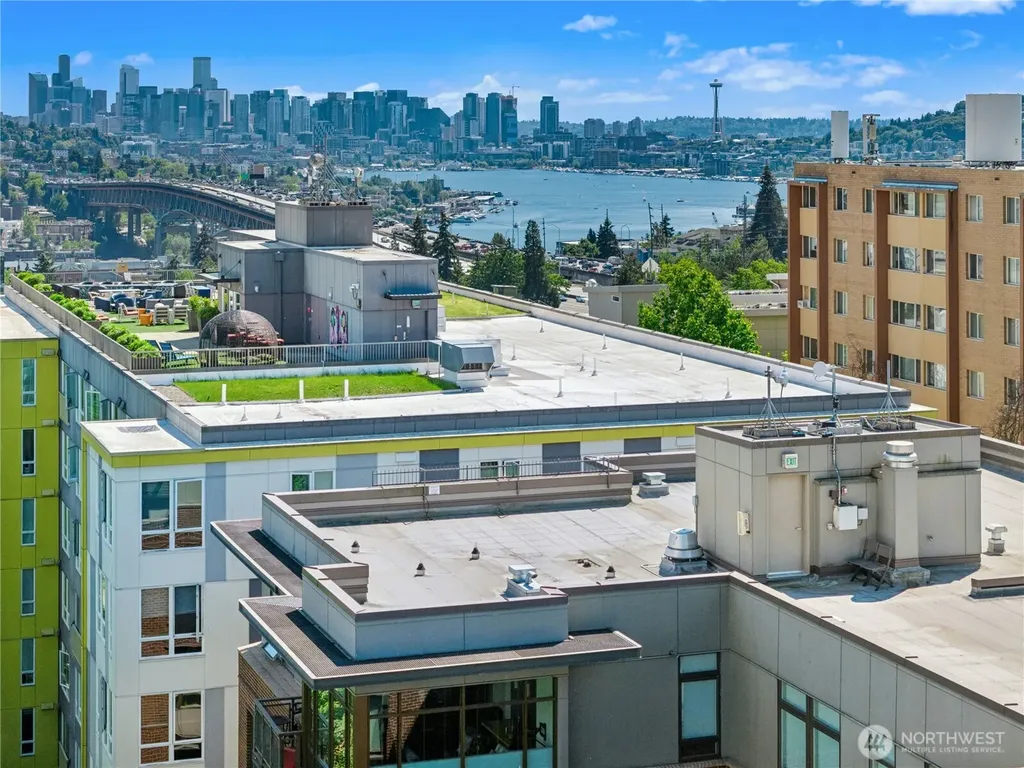 4547 8th Avenue NE Seattle WA 98105