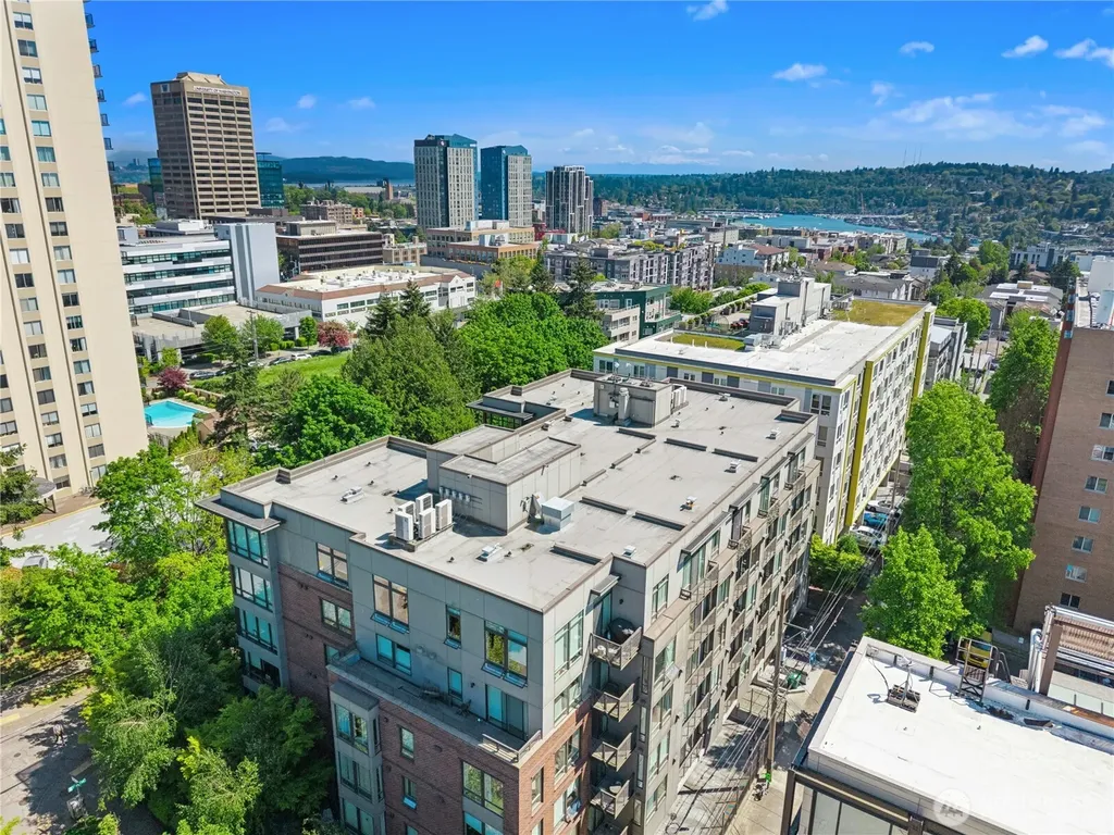4547 8th Avenue NE Seattle WA 98105