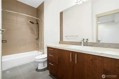 4547 8th Avenue NE Seattle WA 98105