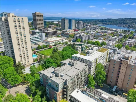 4547 8th Avenue NE Seattle WA 98105