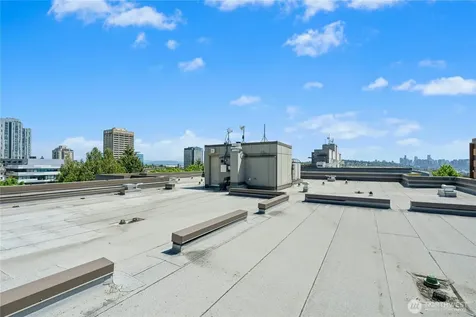 4547 8th Avenue NE Seattle WA 98105