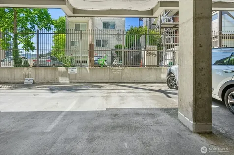 4547 8th Avenue NE Seattle WA 98105