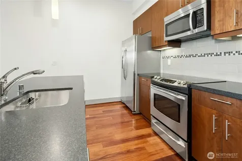 4547 8th Avenue NE Seattle WA 98105