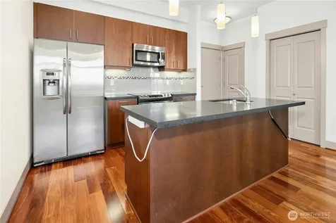 4547 8th Avenue NE Seattle WA 98105
