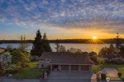 514 205th Avenue NE Sammamish WA 98074