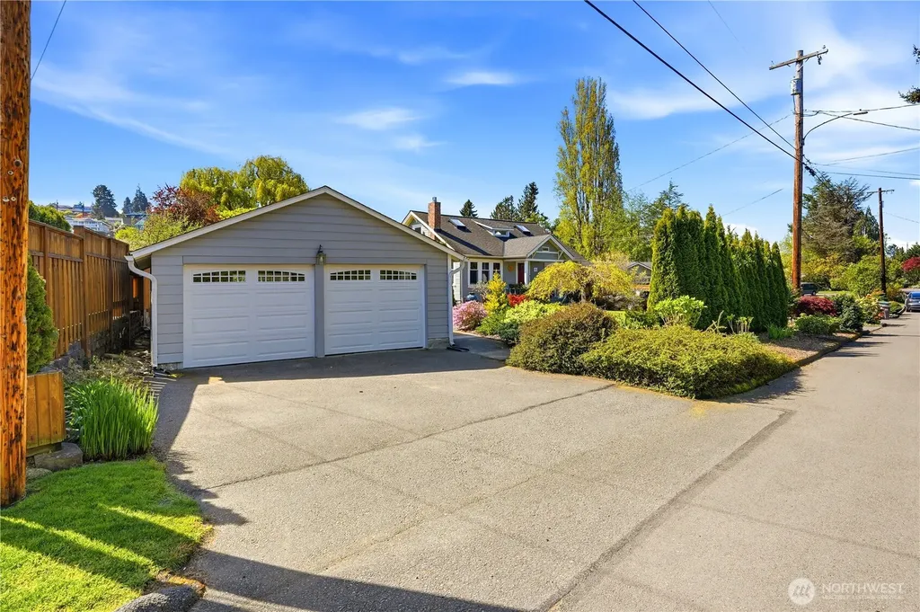 3402 Shore Avenue Everett WA 98203