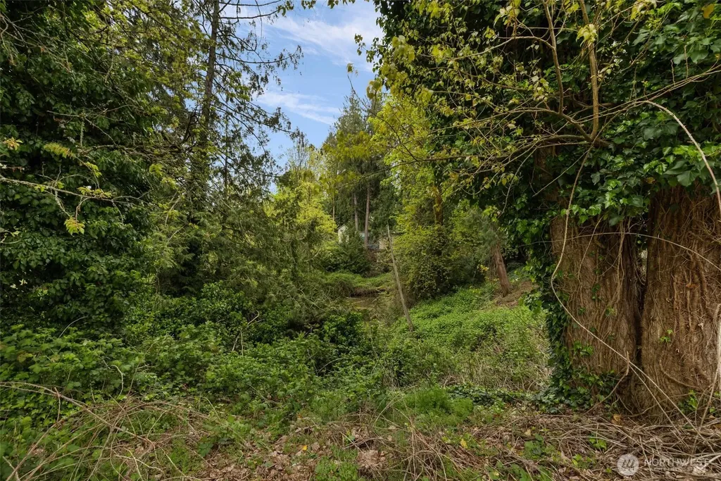 226 S Oyster Bay Avenue Bremerton WA 98312