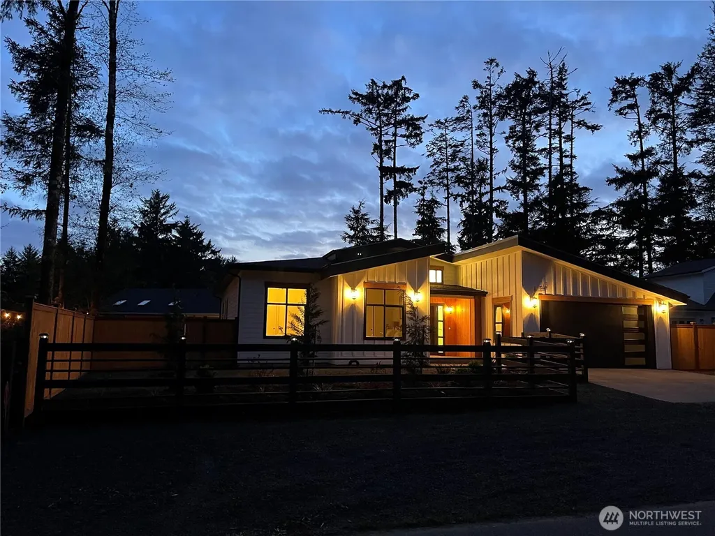 743 Wakina Loop SE Ocean Shores WA 98569