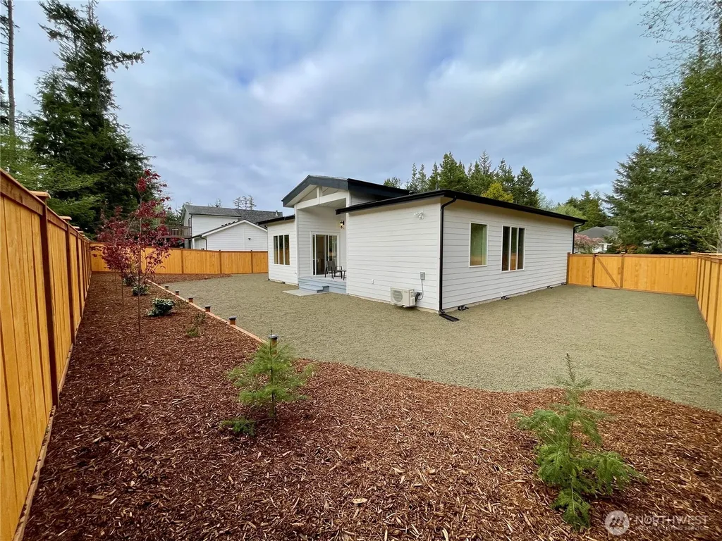 743 Wakina Loop SE Ocean Shores WA 98569