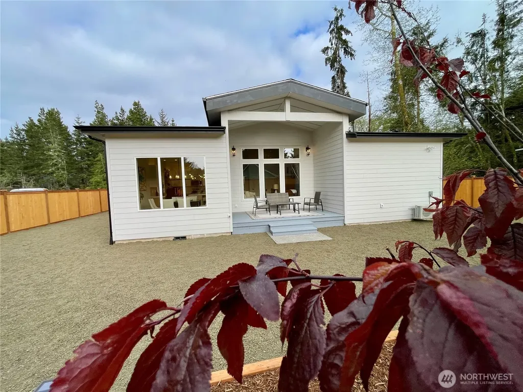 743 Wakina Loop SE Ocean Shores WA 98569