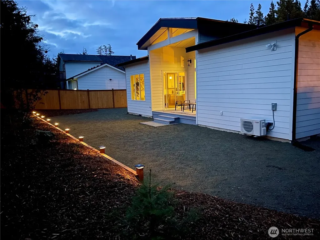 743 Wakina Loop SE Ocean Shores WA 98569