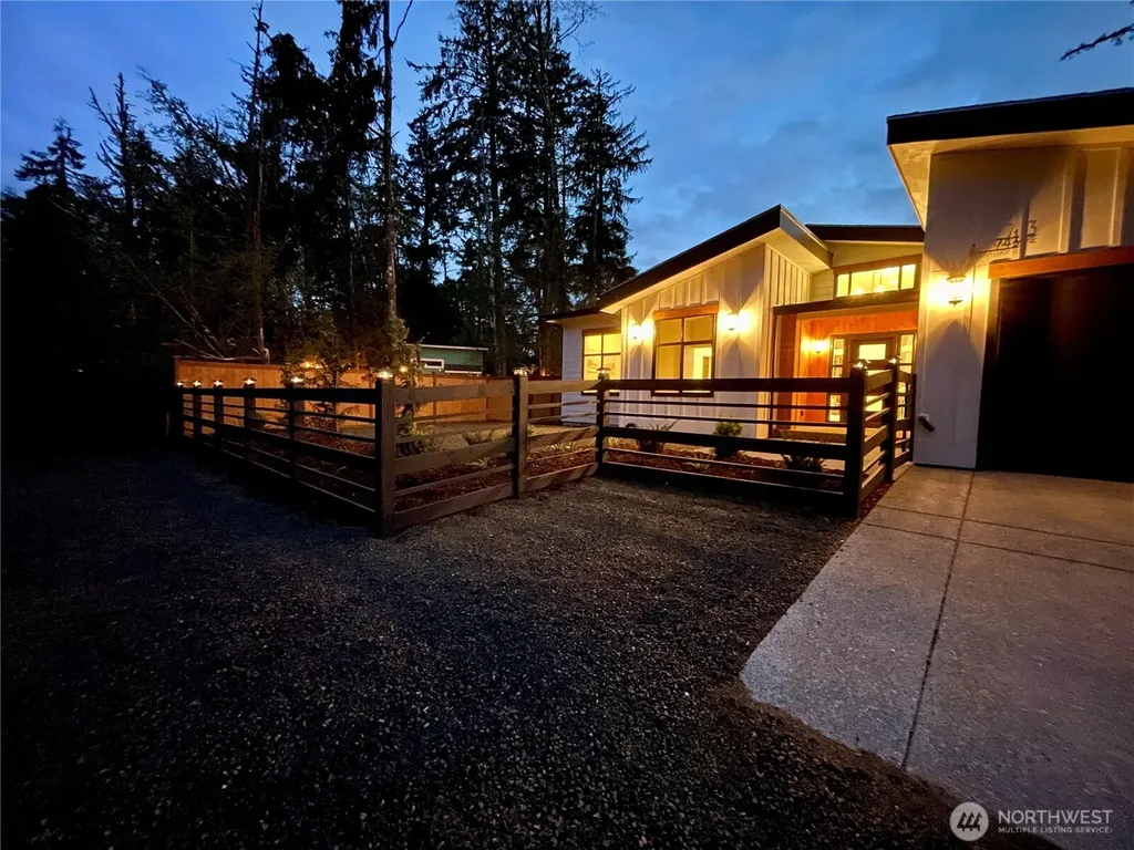 743 Wakina Loop SE Ocean Shores WA 98569