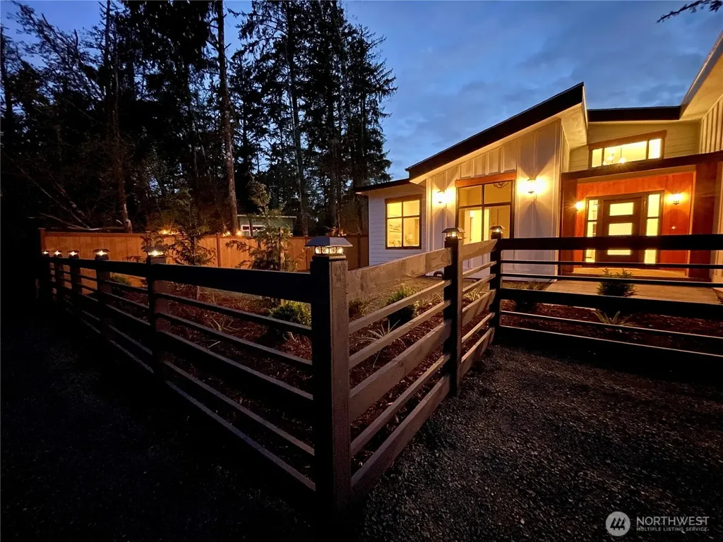 743 Wakina Loop SE Ocean Shores WA 98569