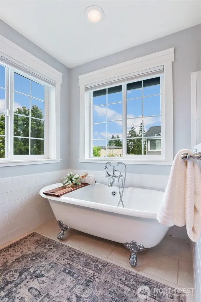 8050 29th Avenue NW Seattle WA 98117