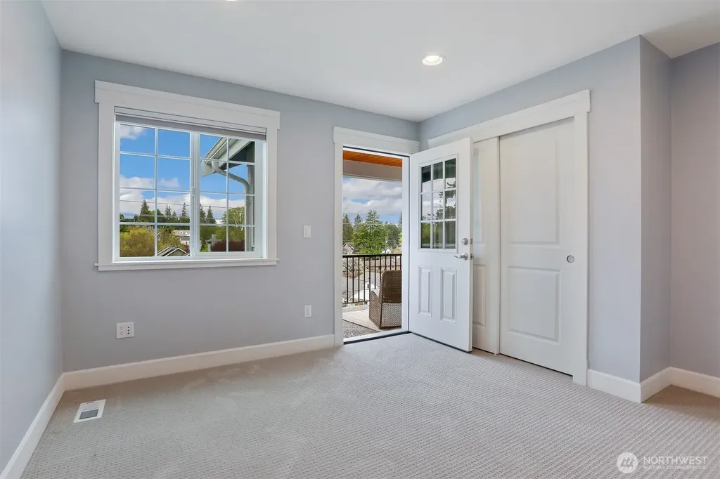 8050 29th Avenue NW Seattle WA 98117