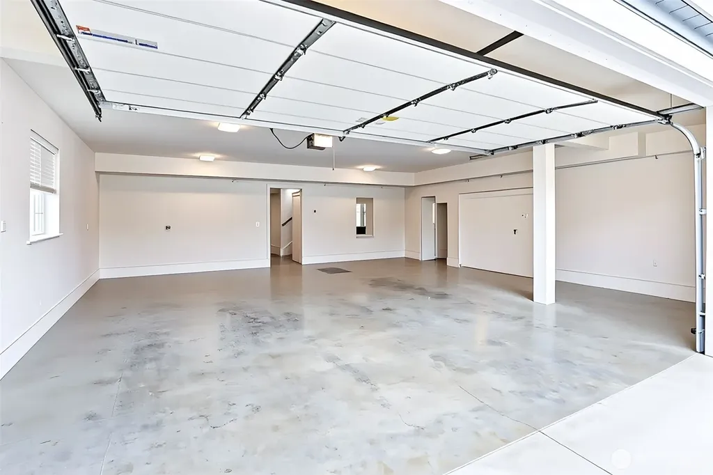 8050 29th Avenue NW Seattle WA 98117