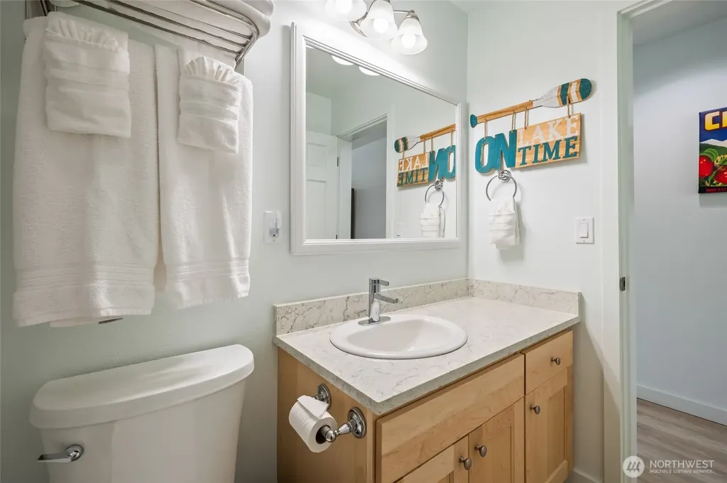 322 W Woodin Avenue Chelan WA 98816
