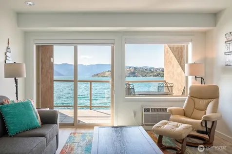 322 W Woodin Avenue Chelan WA 98816