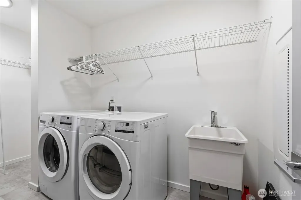 6563 SE 8th Place Renton WA 98059