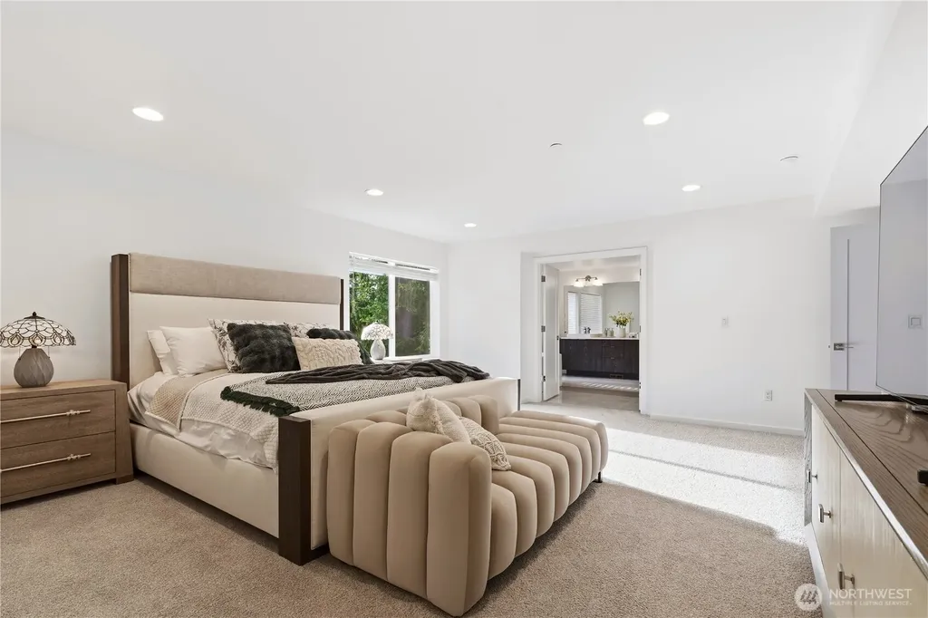 6563 SE 8th Place Renton WA 98059
