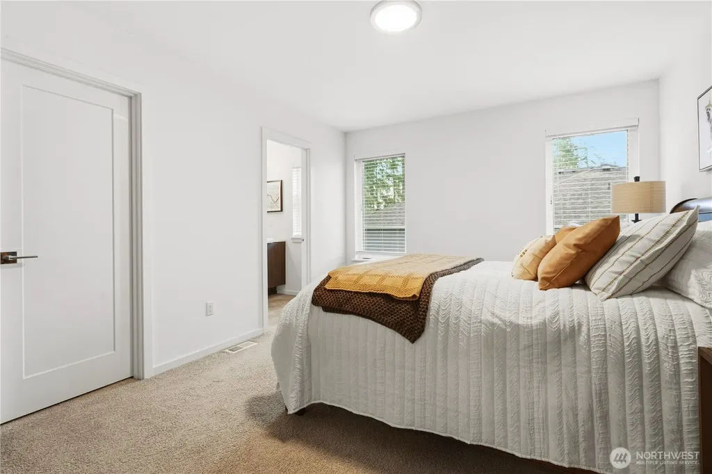 6563 SE 8th Place Renton WA 98059