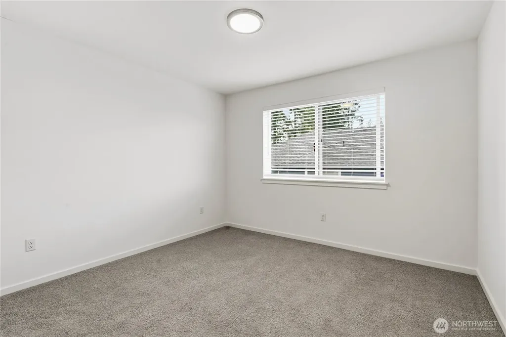 6563 SE 8th Place Renton WA 98059