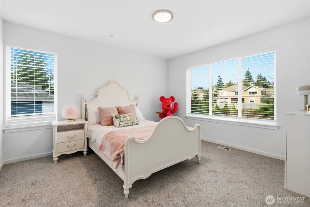 6563 SE 8th Place Renton WA 98059